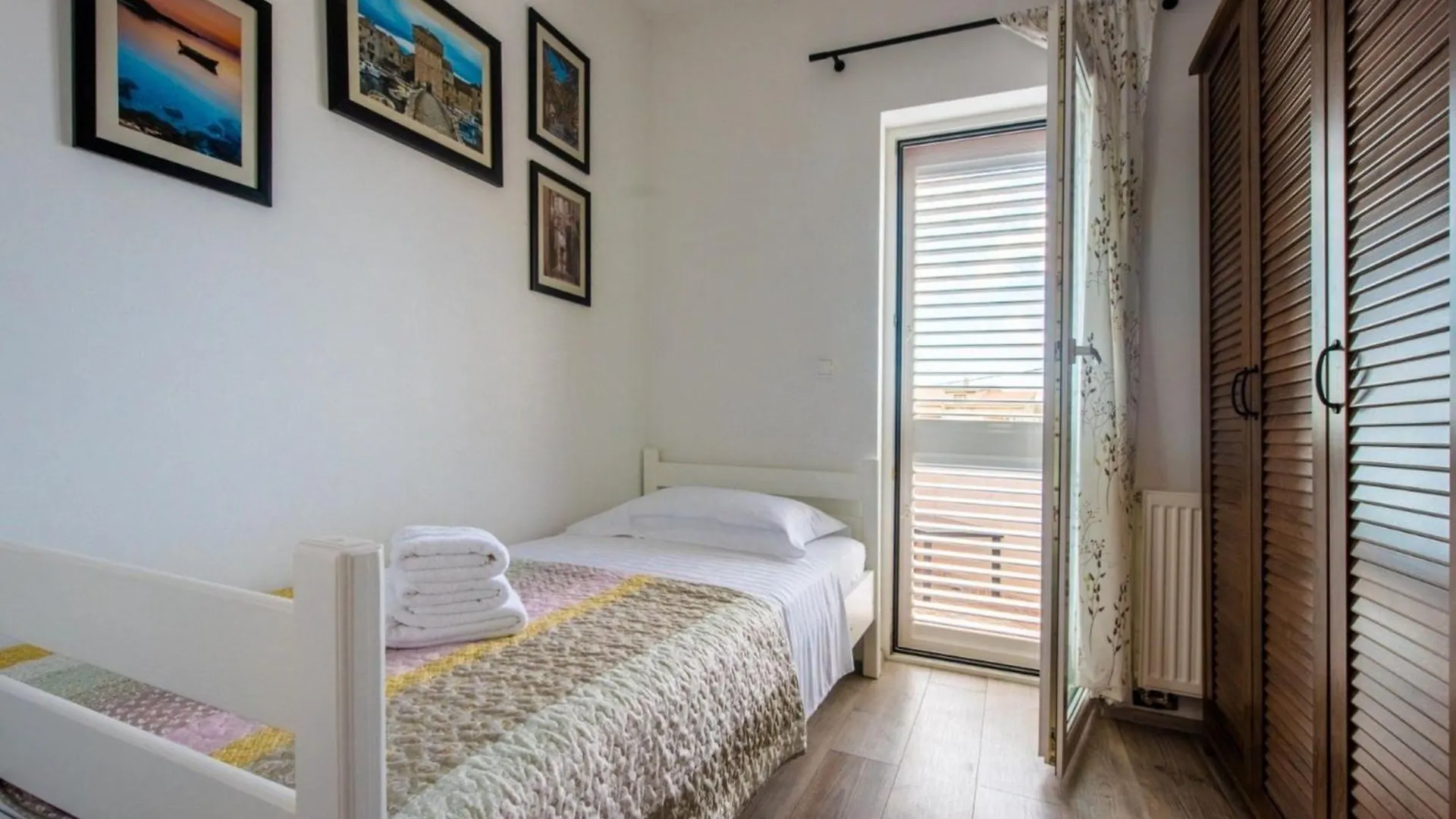 Charming And Tranquil Kastel Gomilica Apartment With Balcony And Patio Kastela 0*,  Croatia