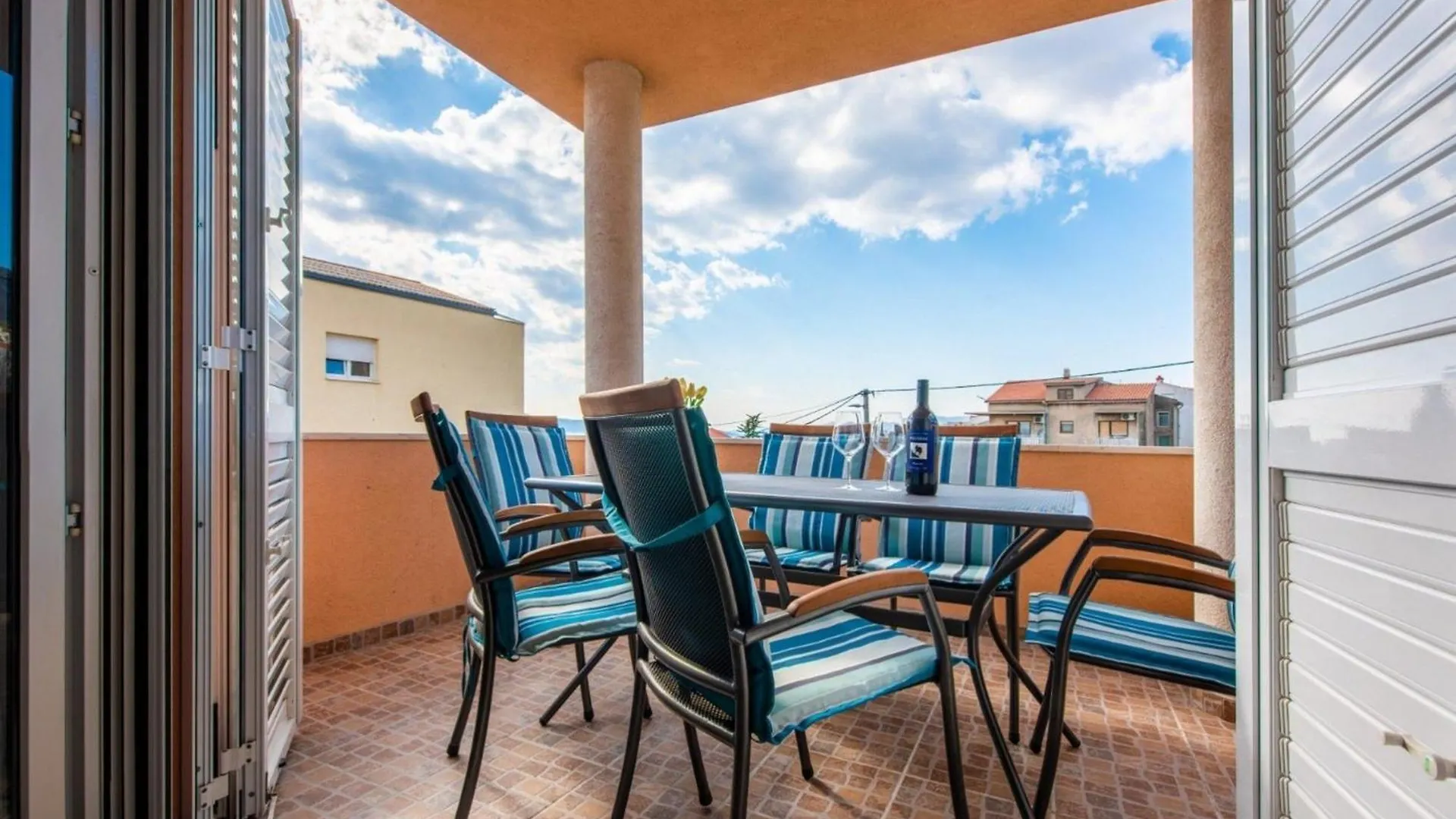 Charming And Tranquil Kastel Gomilica Apartment With Balcony And Patio Kastela 0*,