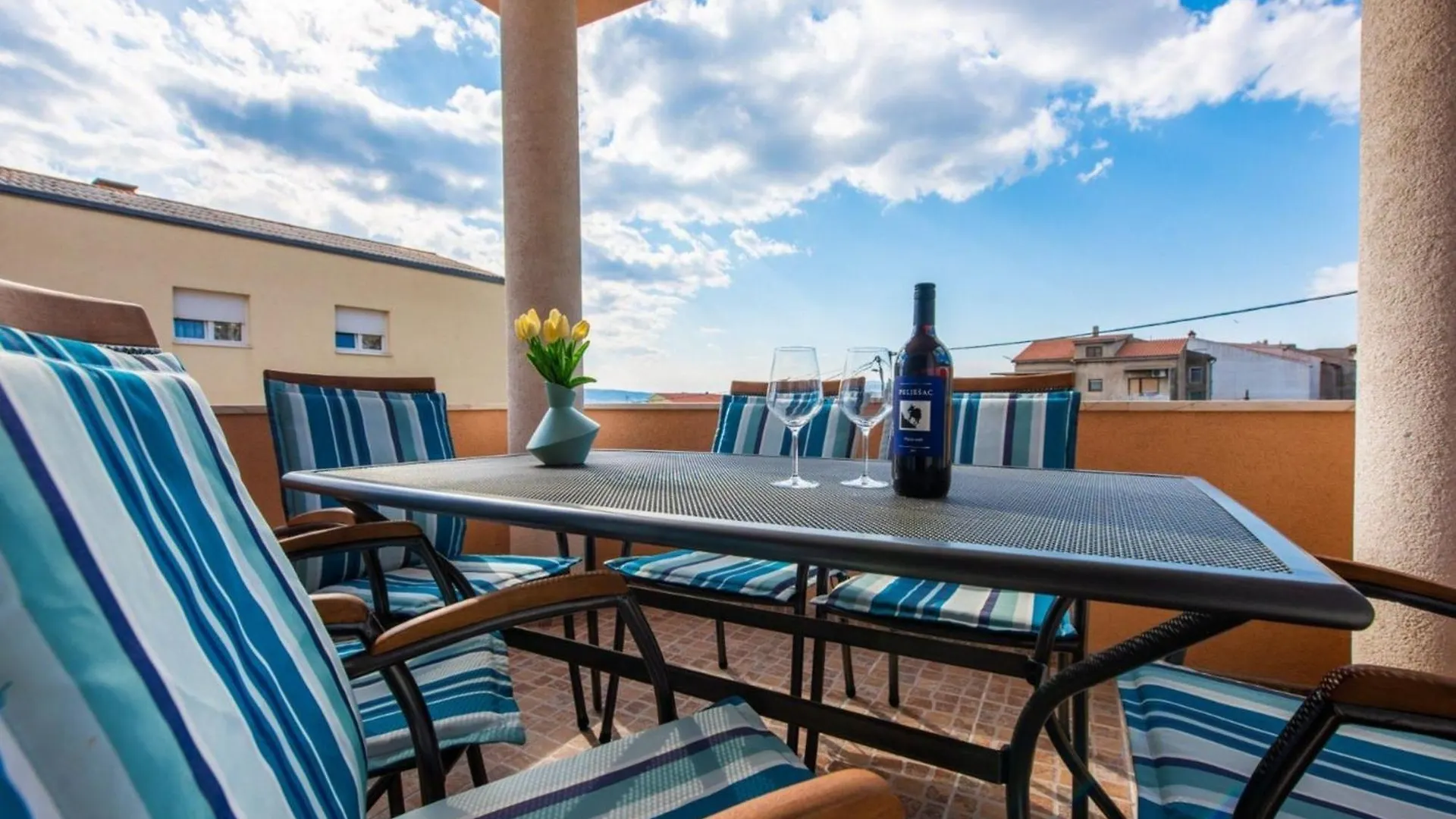 Charming And Tranquil Kastel Gomilica Apartment With Balcony And Patio Kastela Croatia